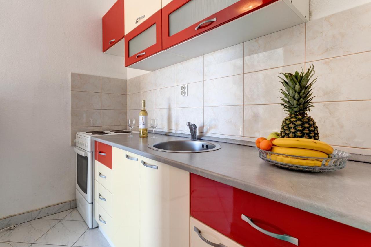Love Apartments Zecevo Bagian luar foto