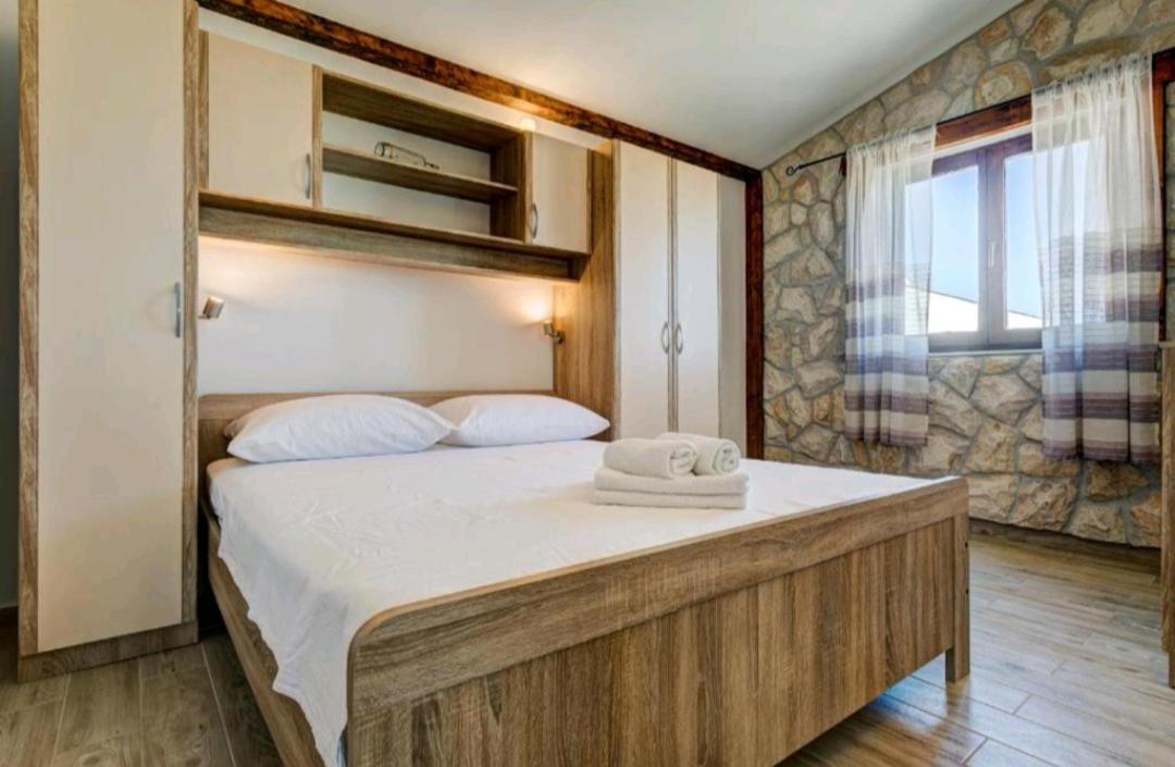 Love Apartments Zecevo Bagian luar foto